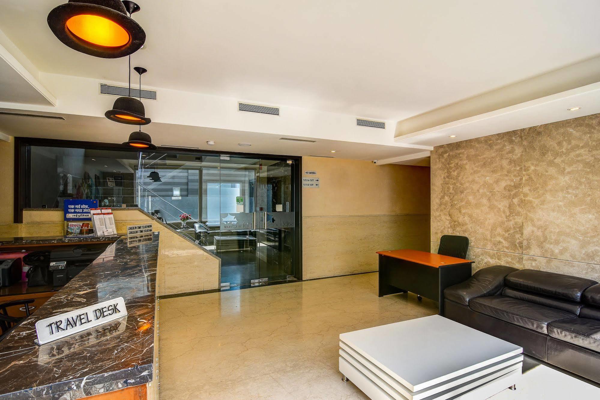 Capital O 14448 Hotel Sapphire Star Ιντόρ Εξωτερικό φωτογραφία