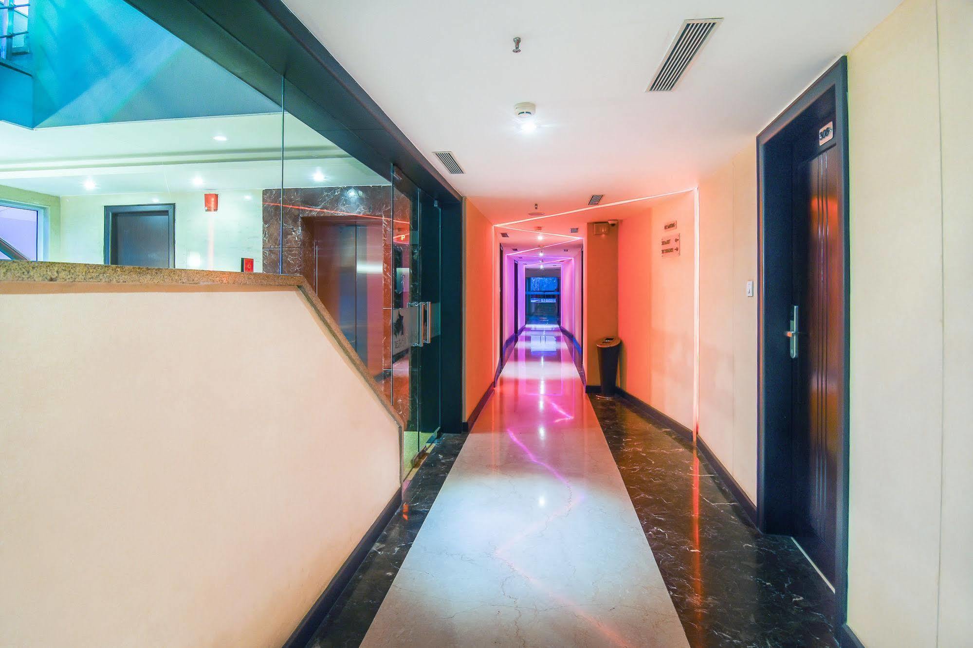 Capital O 14448 Hotel Sapphire Star Ιντόρ Εξωτερικό φωτογραφία